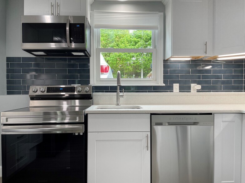 Building Photo - 33 Everard St