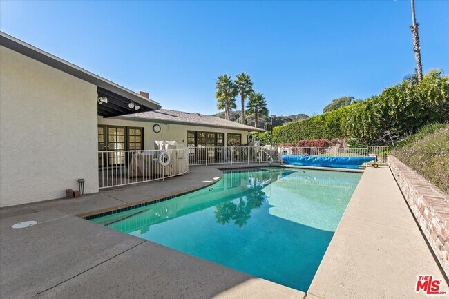 Building Photo - 13521 Bayliss Rd