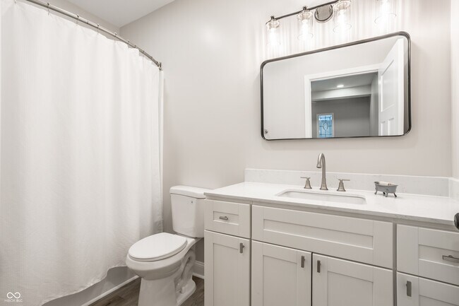 Building Photo - 108 W Main St