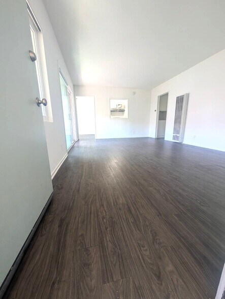 Building Photo - 3694 Redondo Beach Blvd