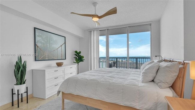 Building Photo - 1750 N Bayshore Dr