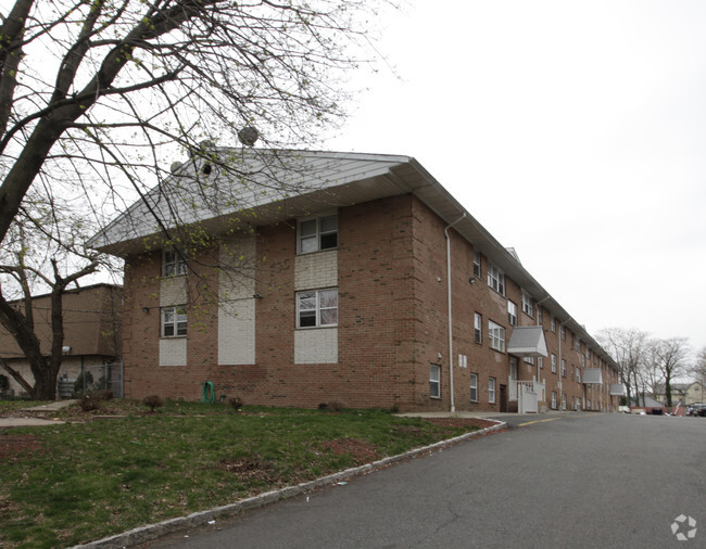 Primary Photo - broad manor apartments