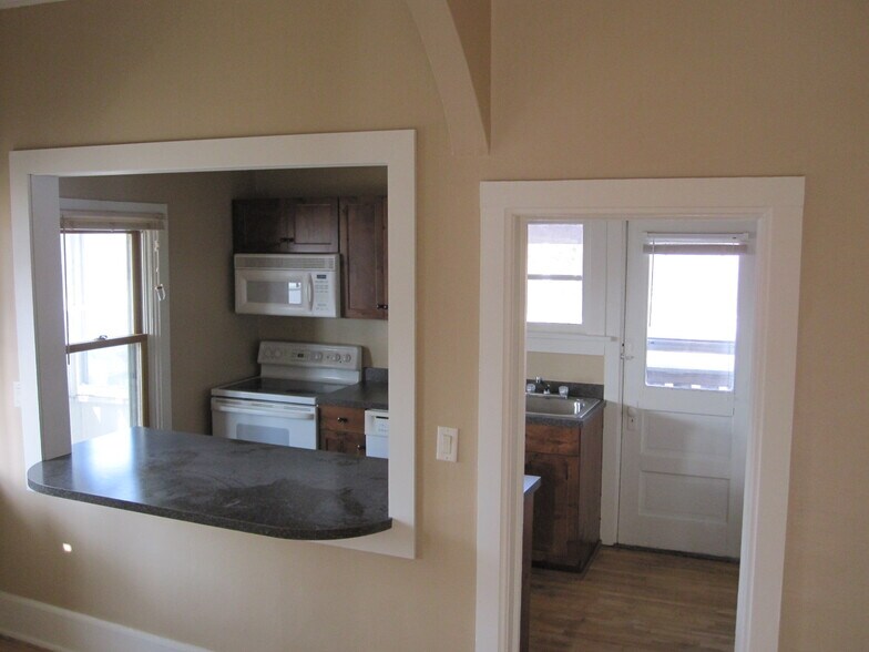 Building Photo - 118 Spring St