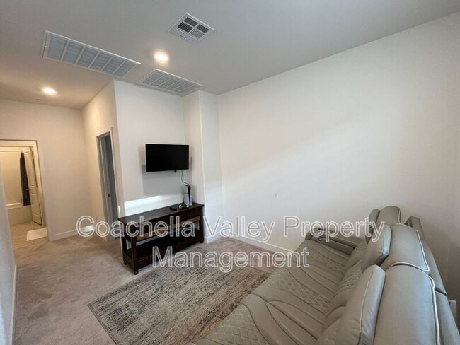 Building Photo - 76279 Cambridge Dr