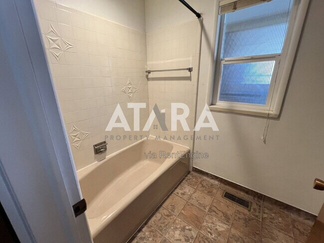 Building Photo - 270 2020 N