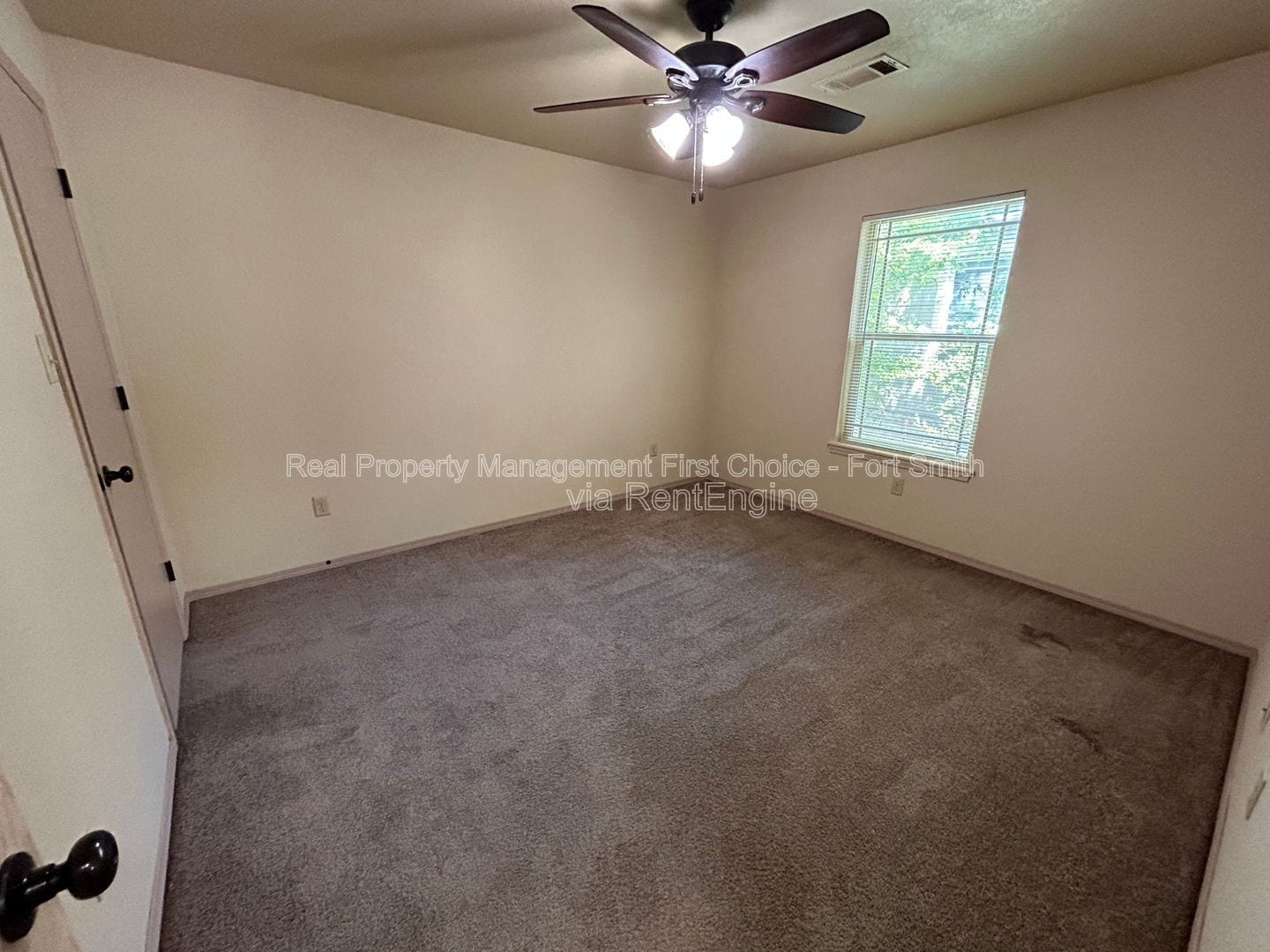 Building Photo - 318 S 12th St