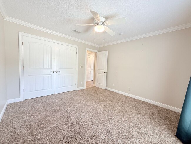 Building Photo - 5511 La Moya Ave
