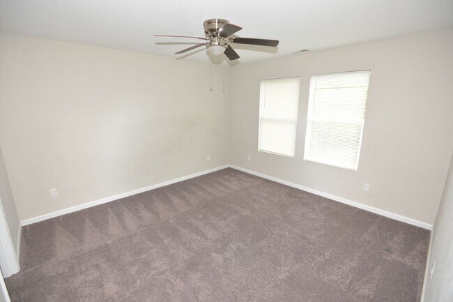 Building Photo - Spacious Single Family w/ Two Master Suites