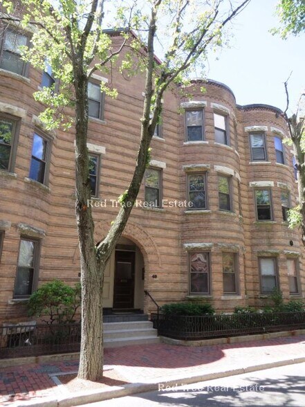 Building Photo - 49 St Germain St