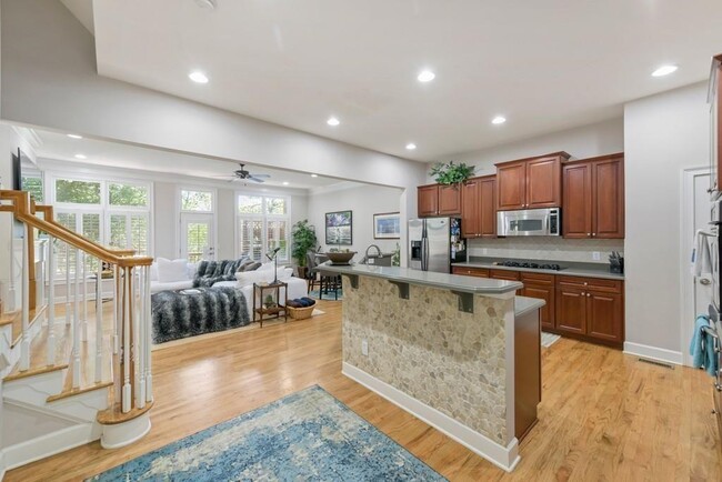 Building Photo - 1467 Wembley Ct NE