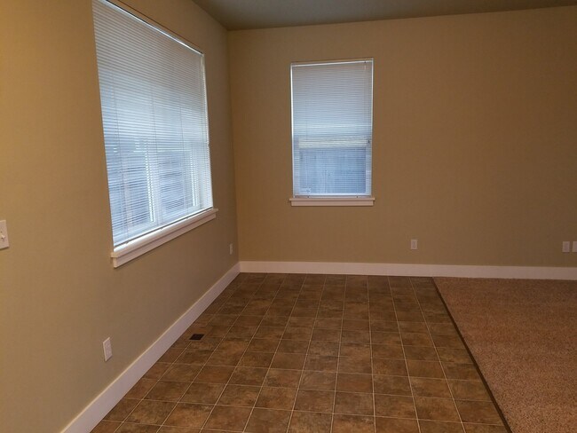 Building Photo - Make this house your home!