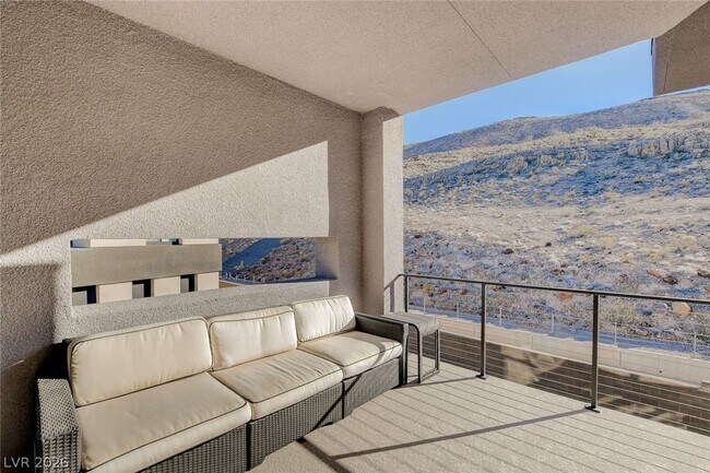Building Photo - 5289 Feathertop Dr