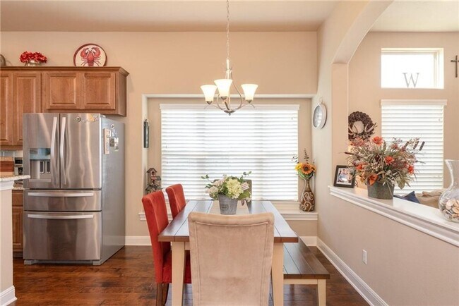 Building Photo - 4120 Vinalopo Dr