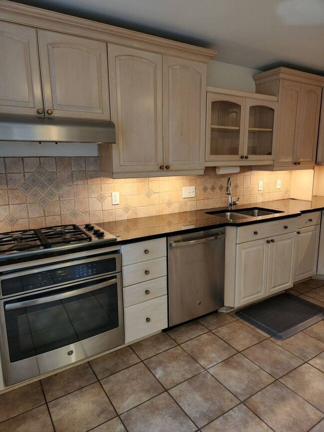 Building Photo - "Coming Soon" AU PARK!! 4 bed/4BATH one car garage!!