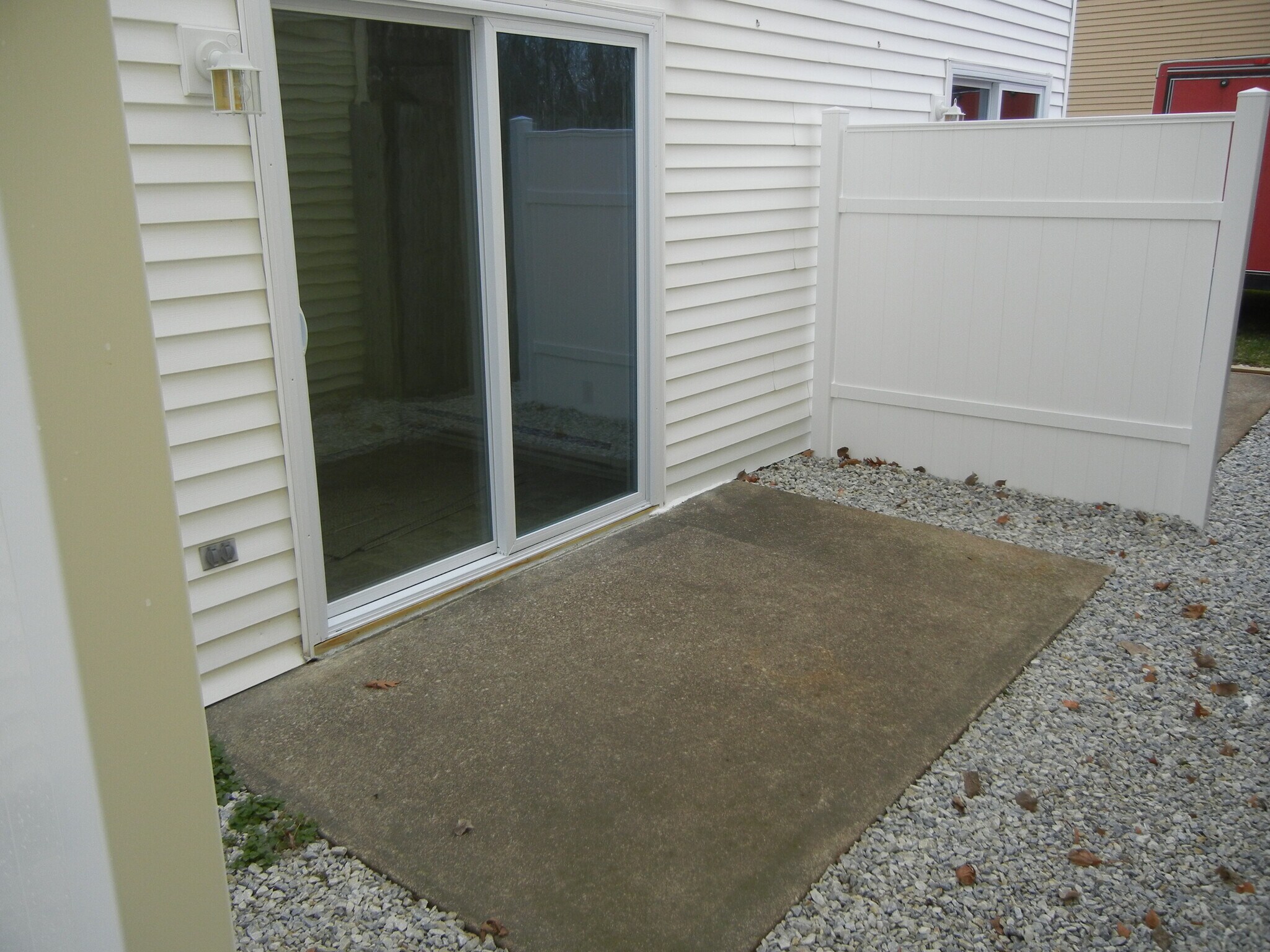 Building Photo - 2104 Emerson Ave