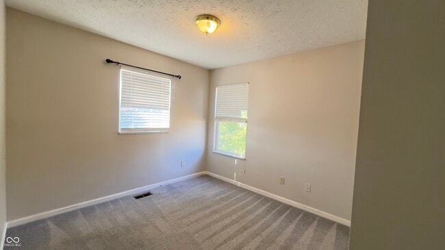 Building Photo - 5363 Fishlake Dr