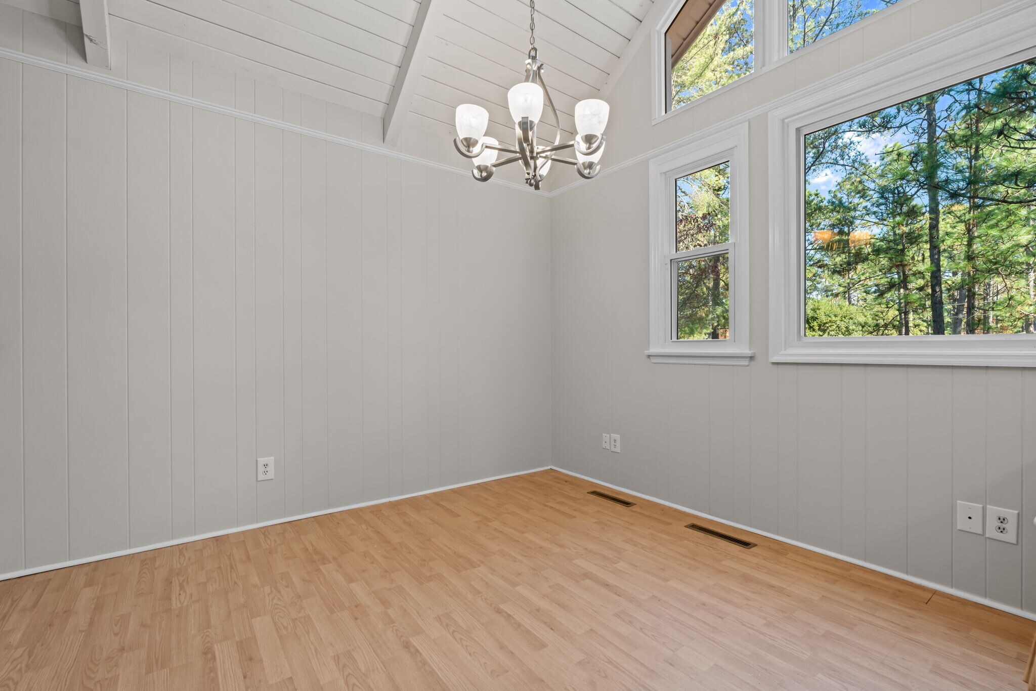 Building Photo - 53 Pine Lake Dr