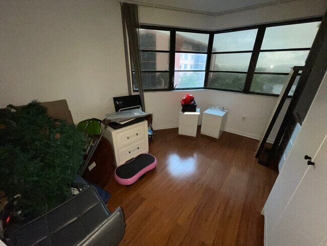 Building Photo - 20840 San Simeon Way