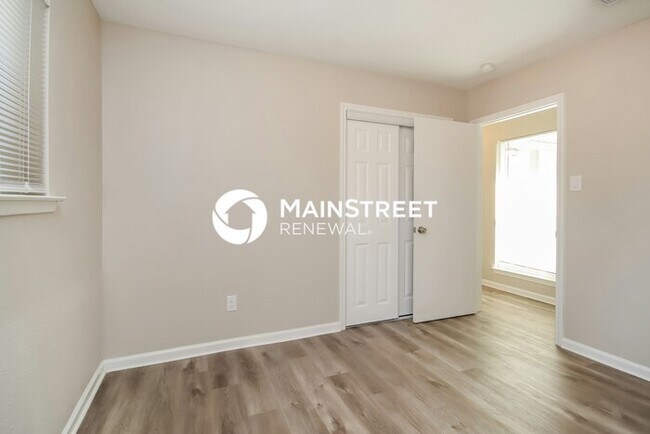 Building Photo - 3 Bedroom Pet-Friendly Home in Missouri City, TX with Main Street Renewal