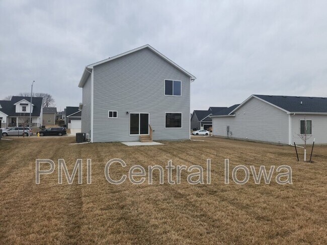 Building Photo - 2940 Lund St