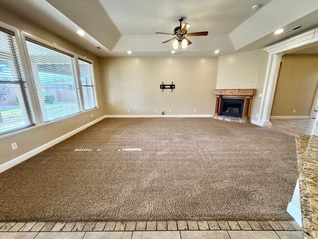 Building Photo - Beautiful 4 bed 2.5 bath Home!