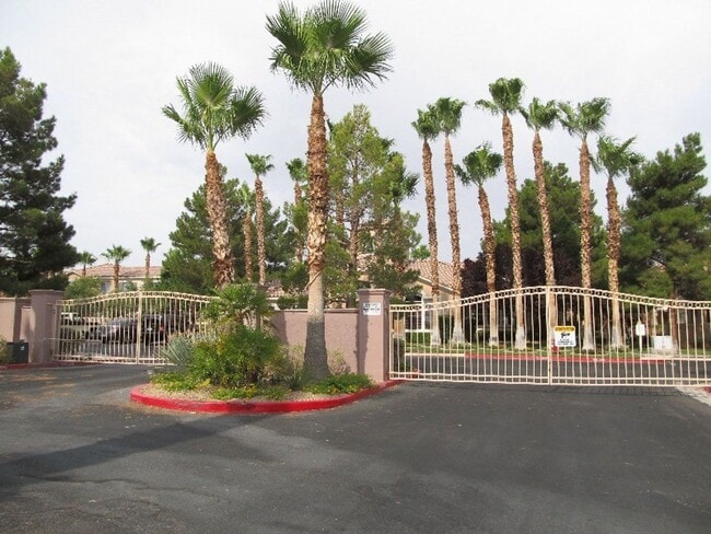 Building Photo - 251 S Green Valley Pkwy