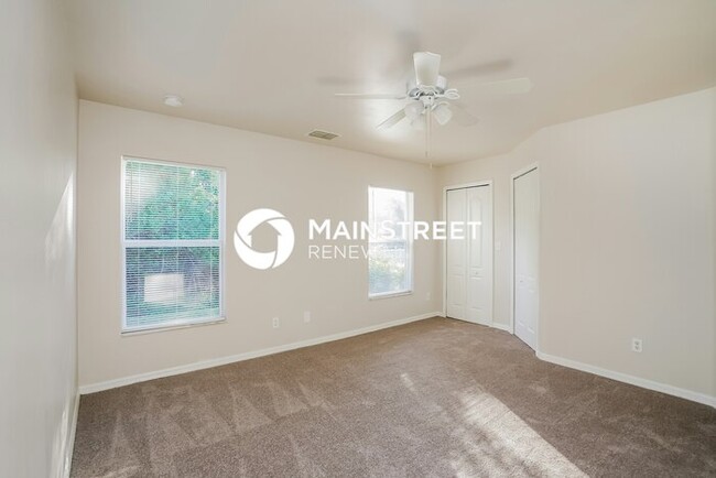 Building Photo - 725 Kari Cir