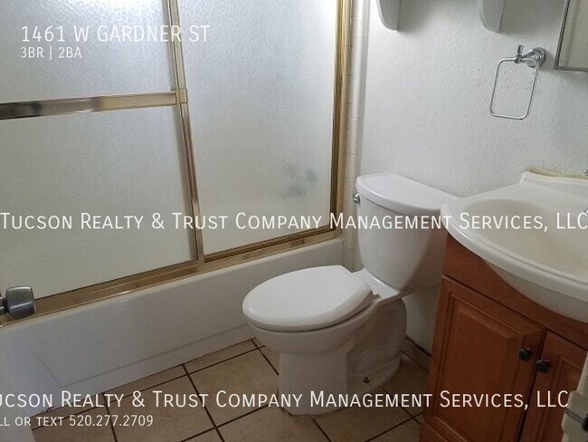 Building Photo - 1461 W Gardner St