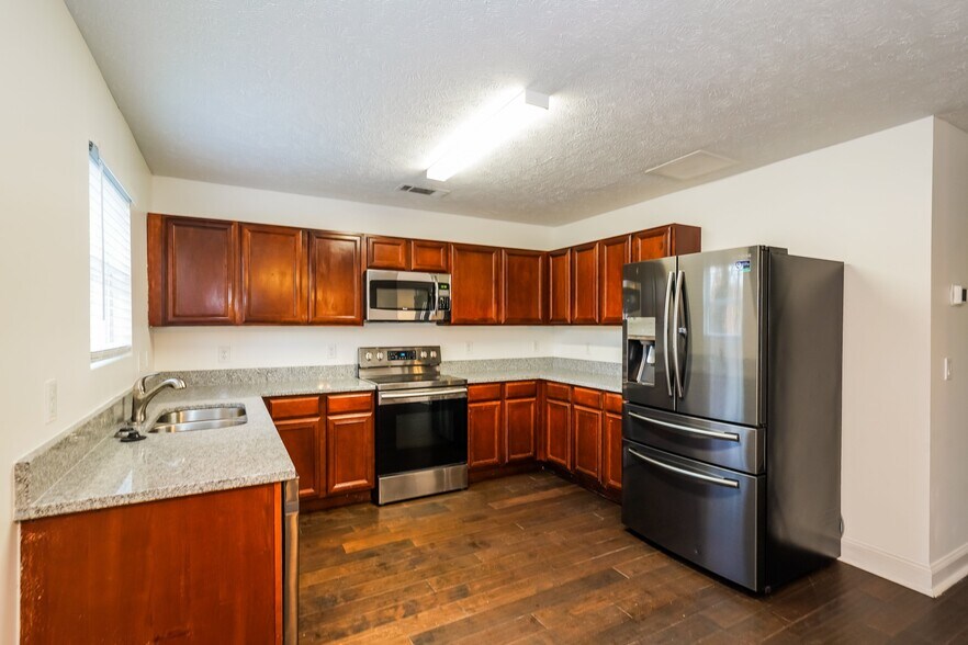 Building Photo - 5636 Dory Dr