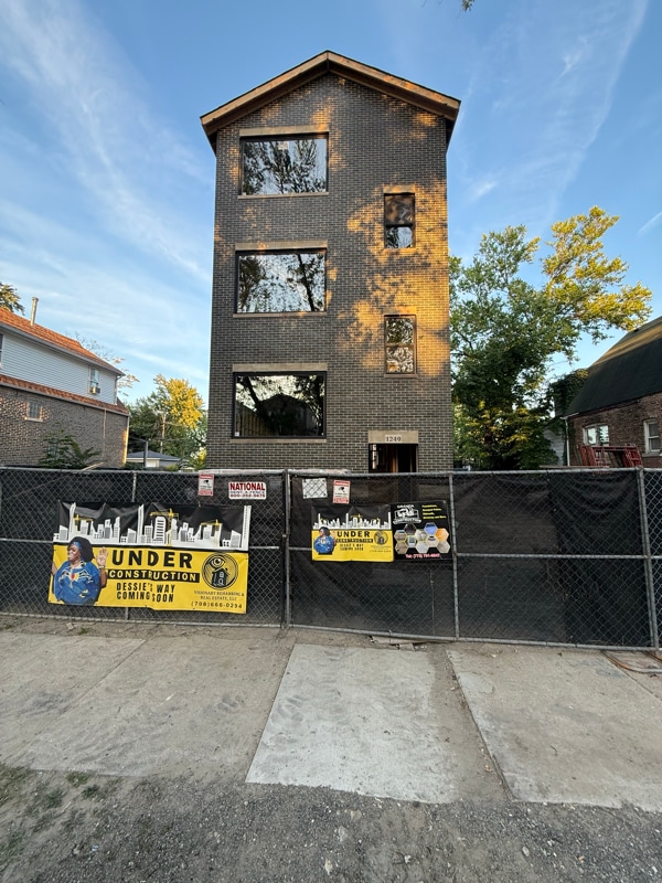 Building Photo - 1249 S Kedvale Ave