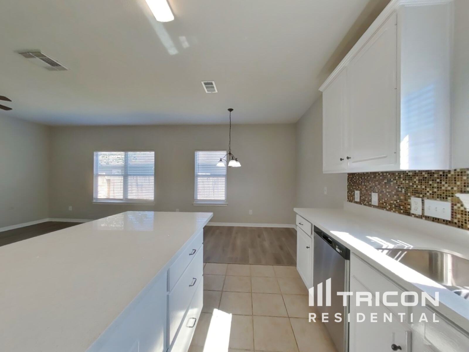 Building Photo - 21214 Peachvine Ln