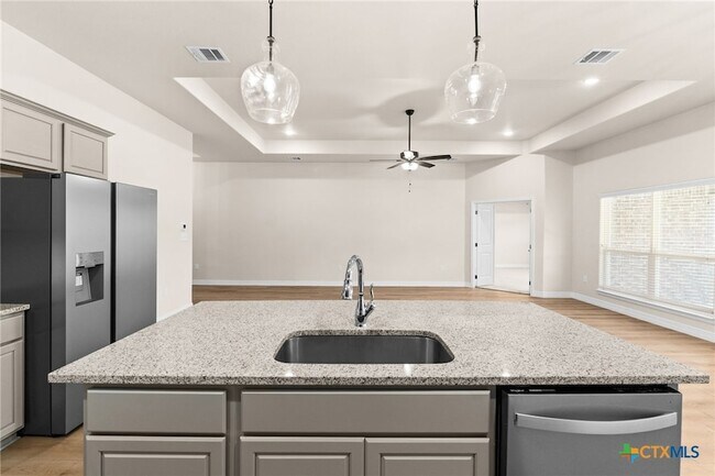 Building Photo - 1634 Dryden Ave