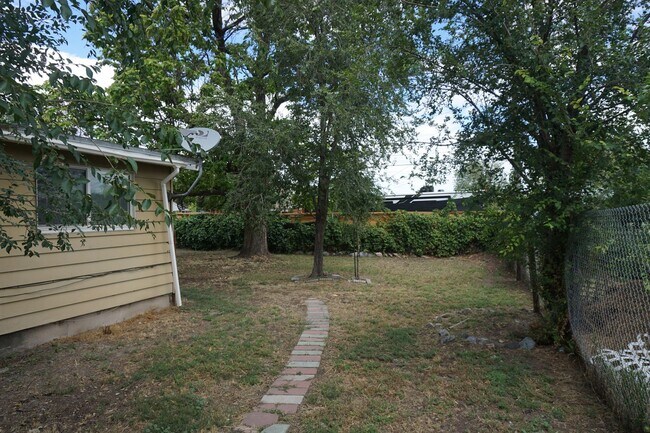 Building Photo - Nice 3 Bedroom West Valley Family Home