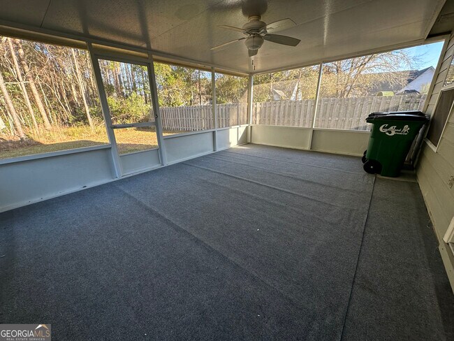 Building Photo - 22 Robins Ct