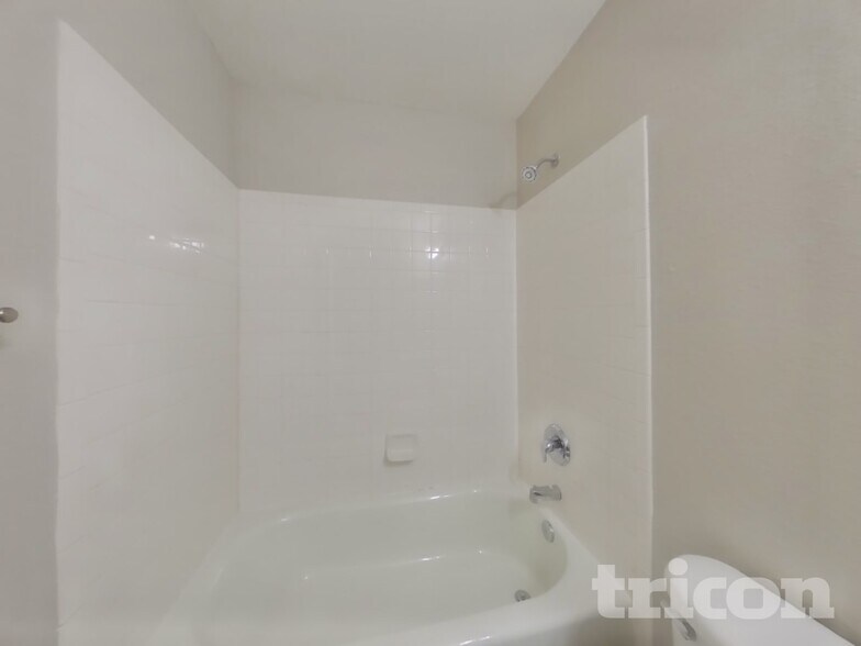 Building Photo - 3367 Pikes Peak Dr