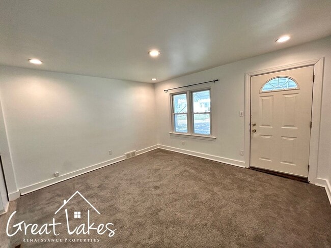 Building Photo - Charming 2 Bedroom 1 Bathroom now availabl...