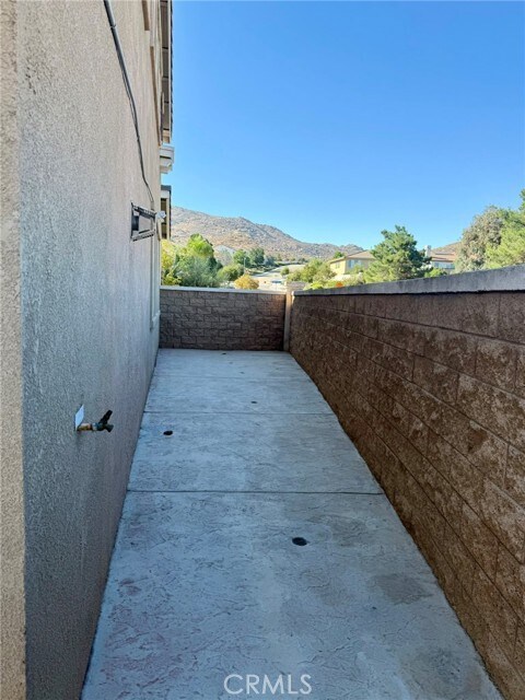 Building Photo - 26810 Sugarite Canyon Dr