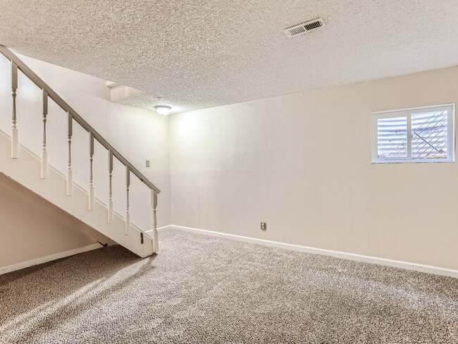 Building Photo - COMING IN MAY!!! Spacious 3 Bedroom 2.5 Ba...