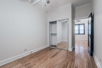 Building Photo - 1 bedroom in Chicago IL 60613