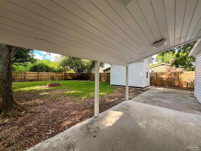 Building Photo - 2265 Klinger St