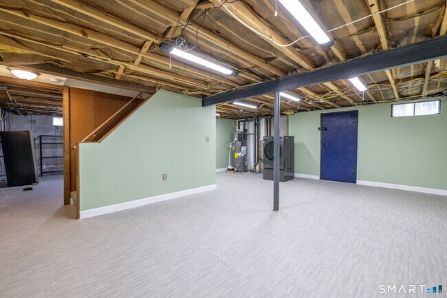 Building Photo - 34 Silver Ln
