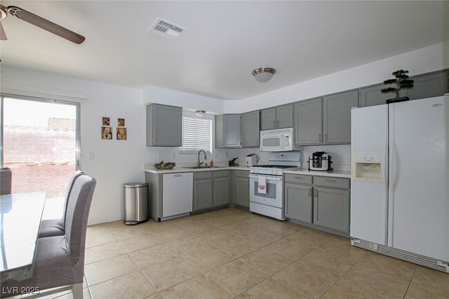 Building Photo - 396 Dooley Dr