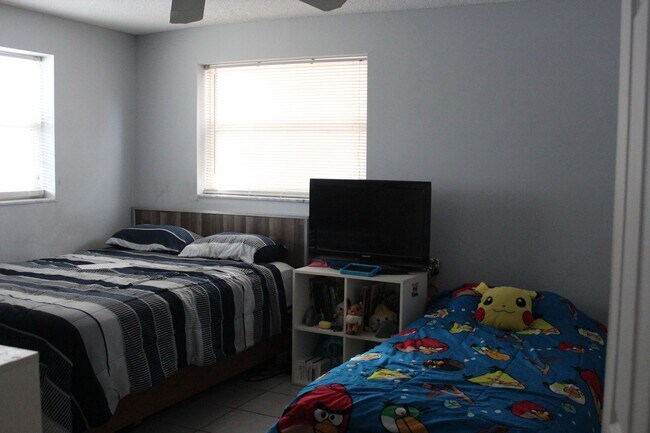 Building Photo - 2630 - YEAA SFH