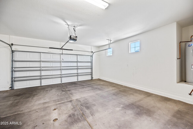 Building Photo - 8311 E Irwin Ave