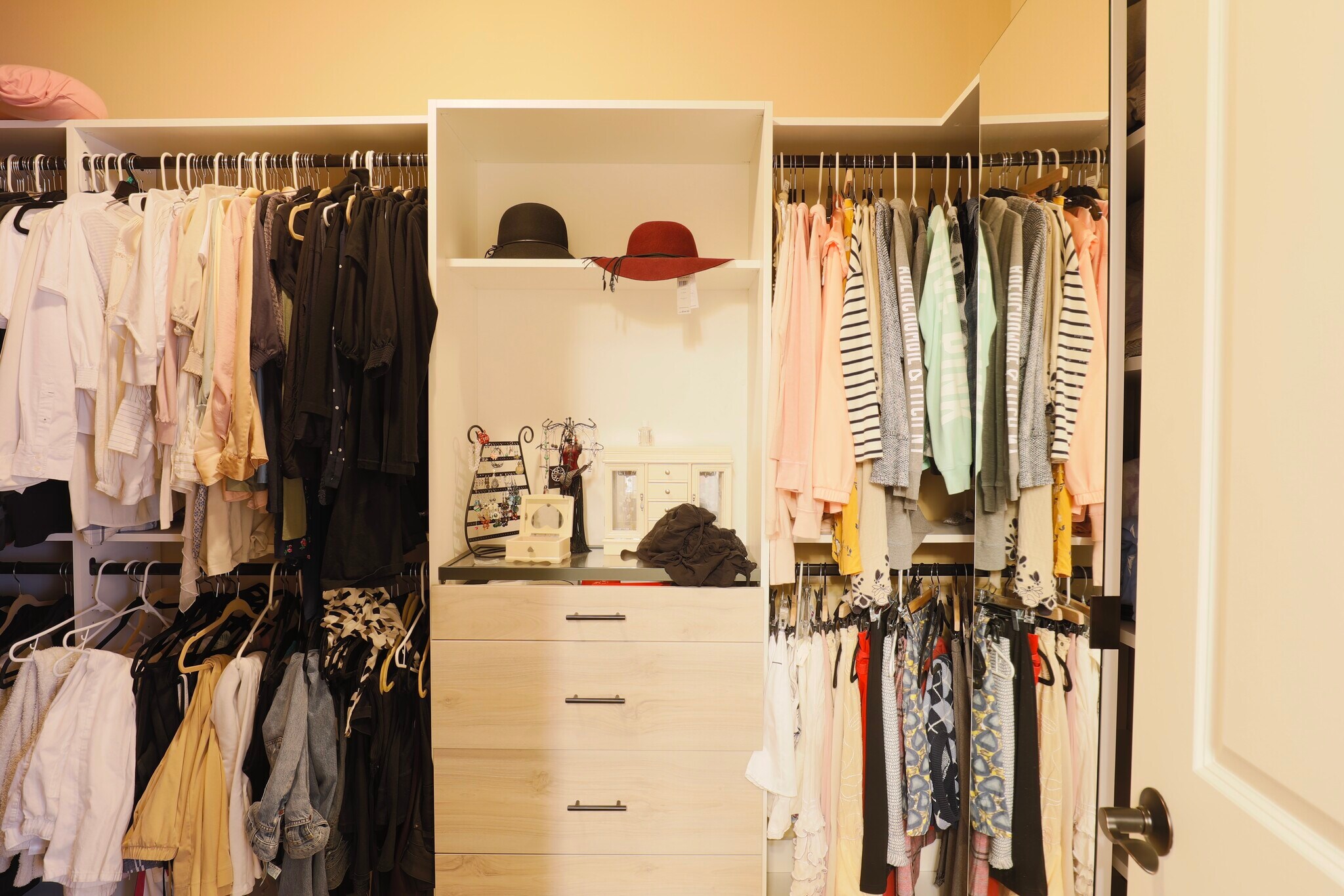 Building Photo - 12323 NE 102nd Ln