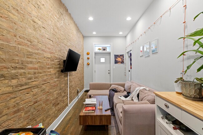 Building Photo - 2354 N Elston Ave