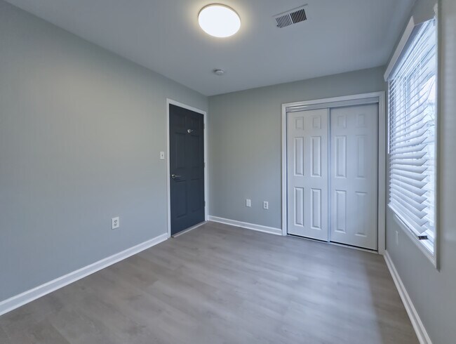 Building Photo - 1001 Garfield Ave