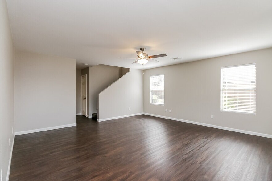 Building Photo - 3933 S Illinois St