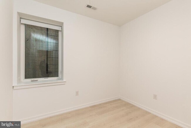 Building Photo - 1247 N 27th St