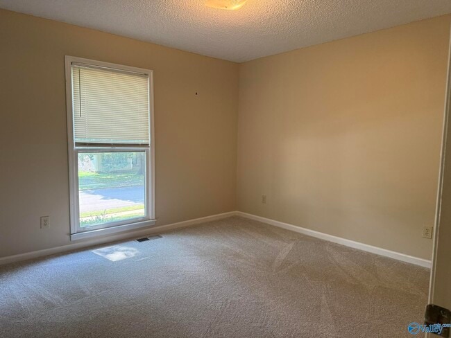 Building Photo - 272 Pops Corner